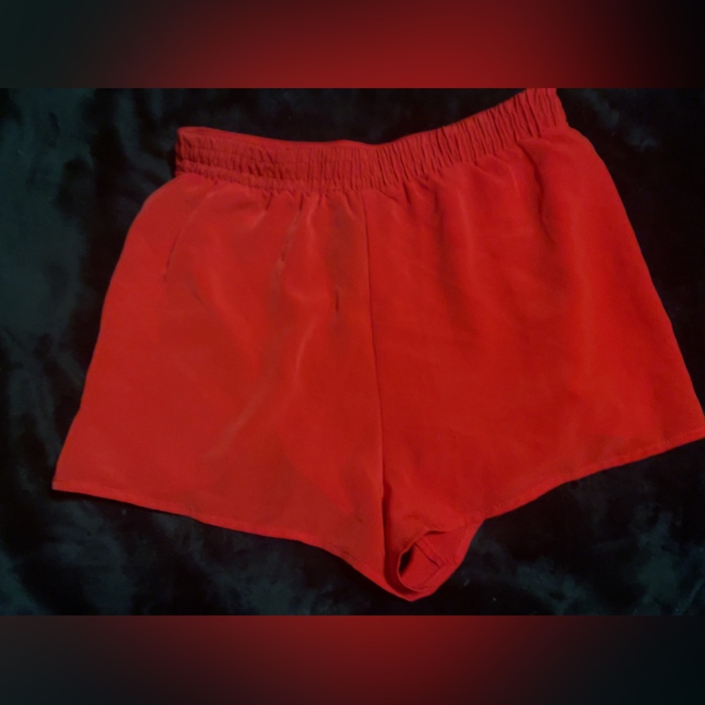 Red Short - Picture 3 of 3
